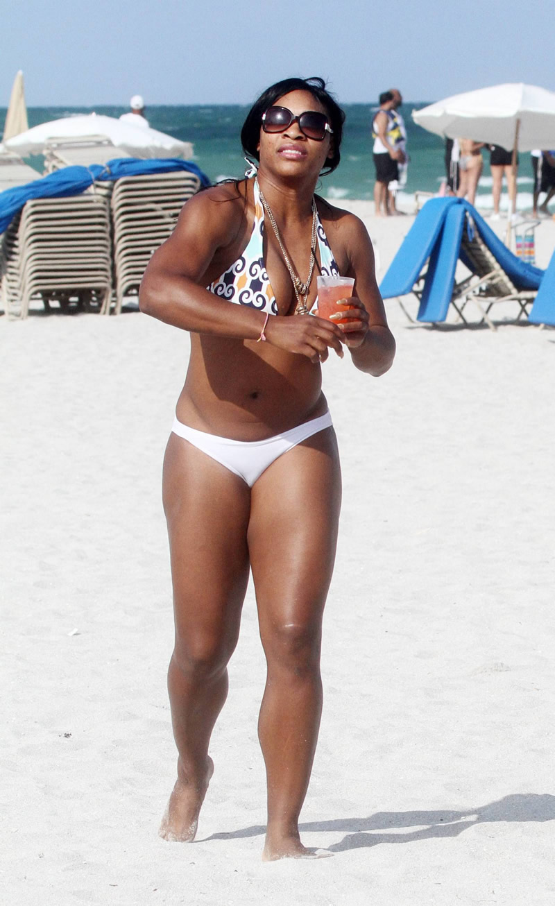 Serena Williams Bikini Pictures at the Beach 3